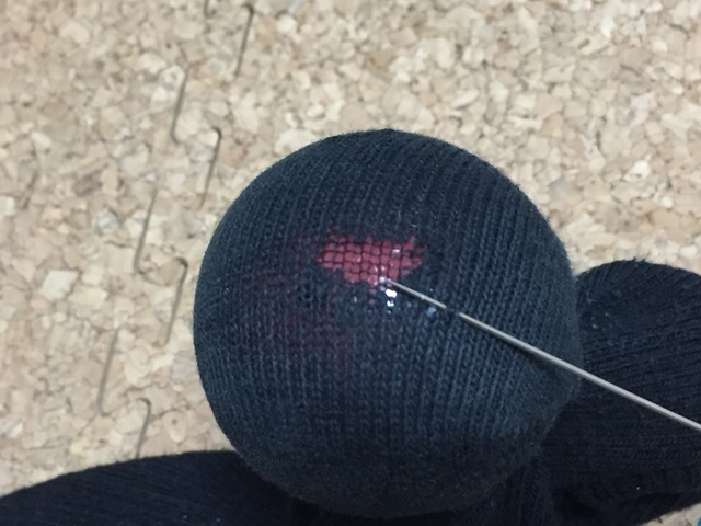 靴下のつま先の穴の縫い方 かかとの補修やかわいい直し方も紹介