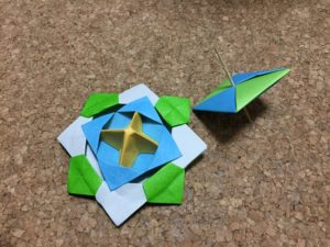 折り紙のこまの作り方 種類いろいろ よく回る簡単な折り方を紹介 生活に役立つ説明書