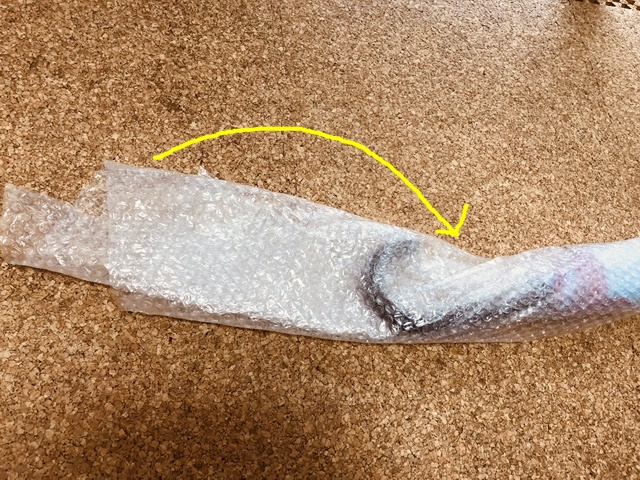 傘の梱包プチプチ巻き方6